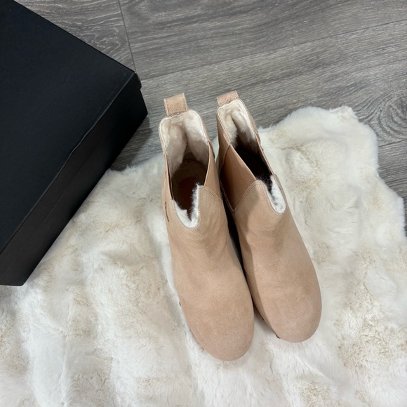 J. Crew suede Chelsea faux fur lined studded clog boots im suede - 7.5 - Picture 3 of 9